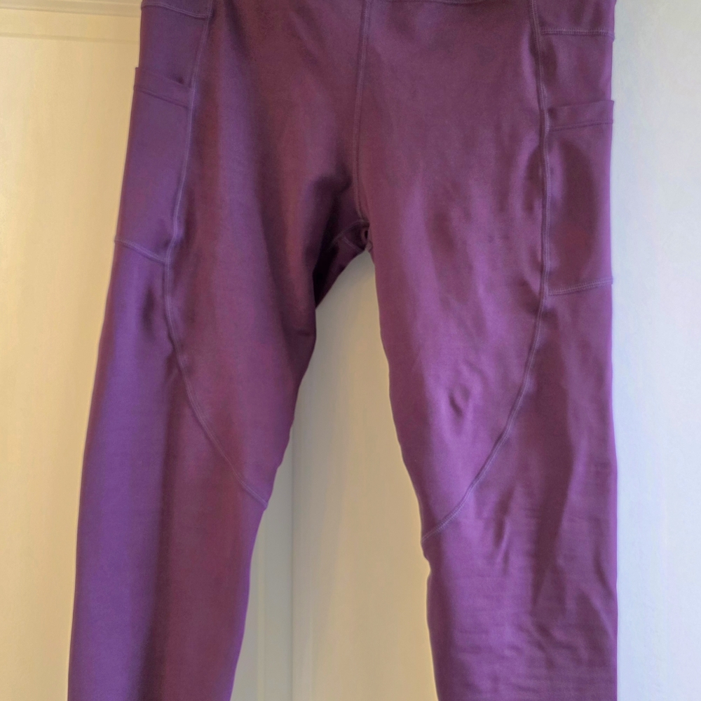 Zyia Pocket Active Leggings in Plum